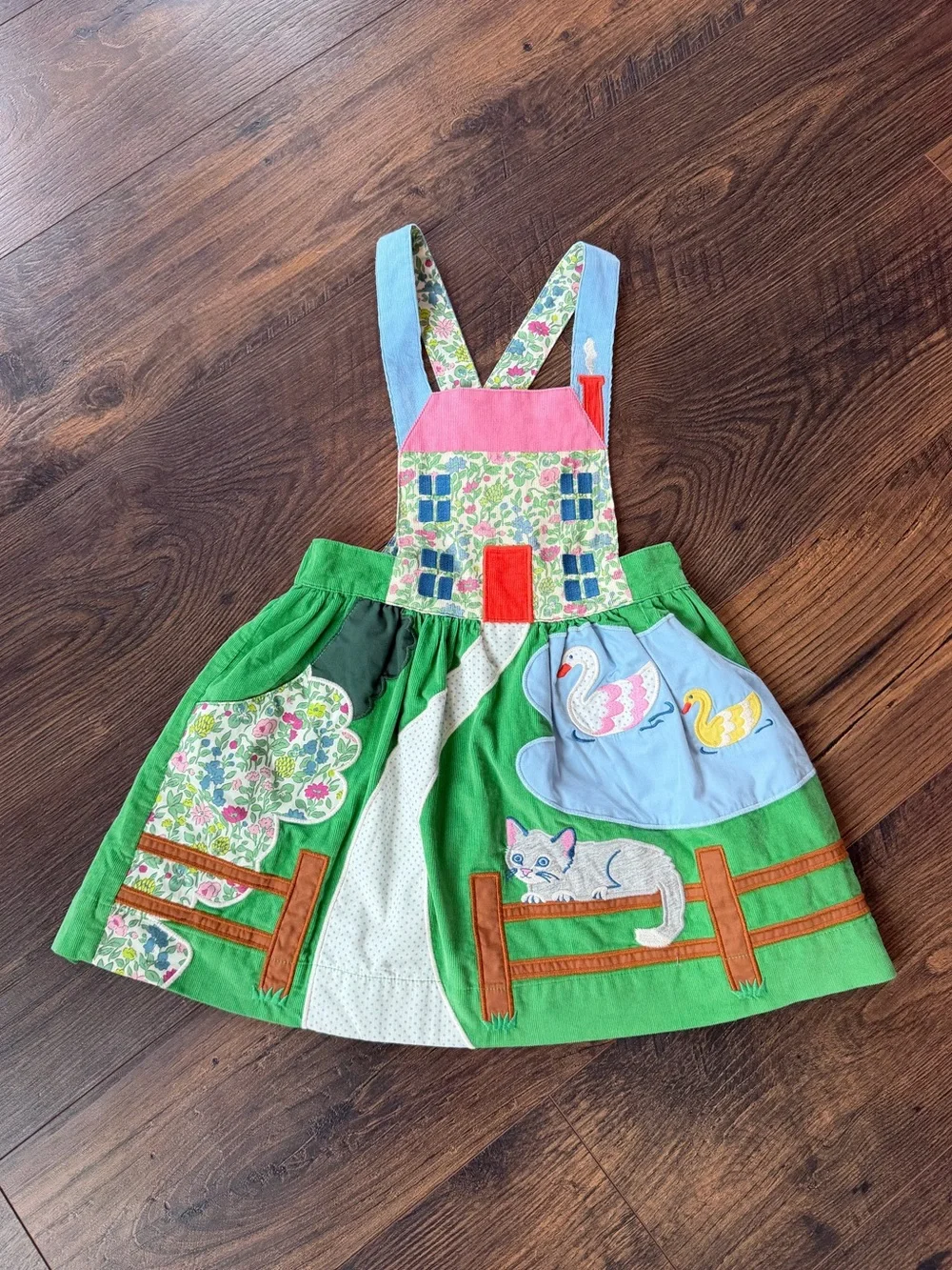 Mini Boden Kids' Pond Scene Pinafore Dress In Iguana Green Size 4-5Y Rare